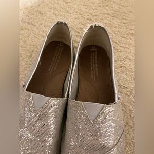 Silver glitter toms